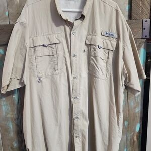 Columbia Men's Beige Button Down Shirt